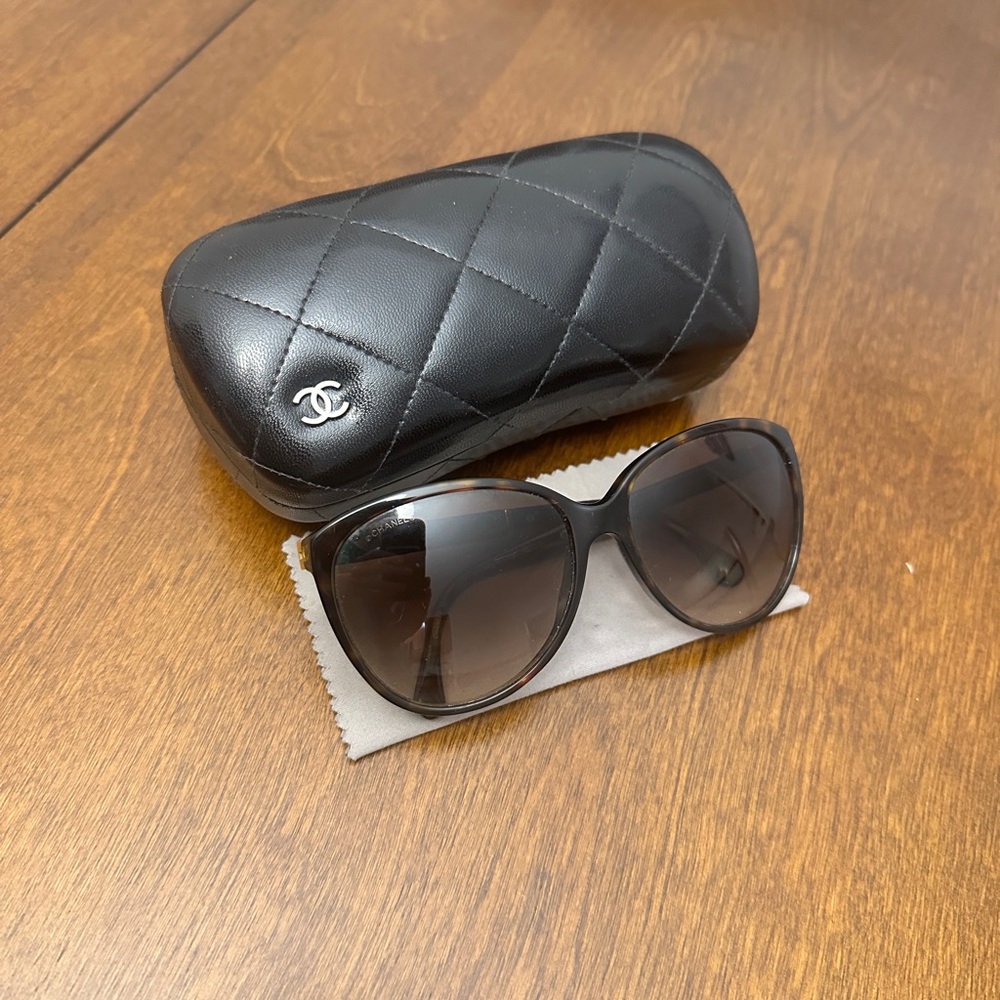 Chanel Vintage Quilted CC Sunglasses Tortoise Sunglasses with Case